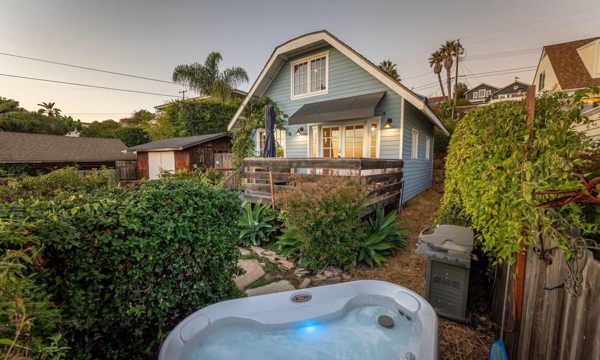 Summerland Cottage | Poppy's Oceanview Cottage | The Chosen Collection