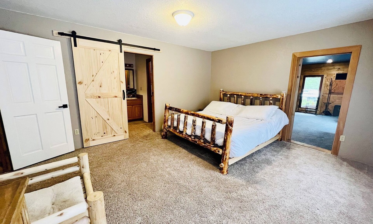 Cave Junction Other | Private Country Paradise with Beautiful Indoor Pool and Spa. PET FRIENDLY