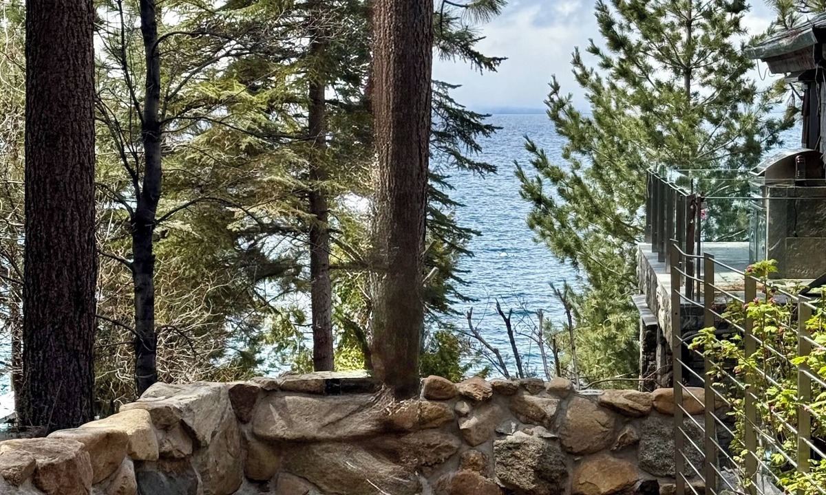 Lincoln Park Cottage | Private Lake Access 1-bedroom cottage in charming Glenbrook perfect for getaway