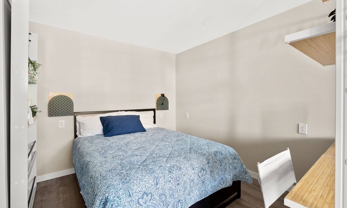 North Park Hotel | Quaint, New Hideaway Studio-sized Room