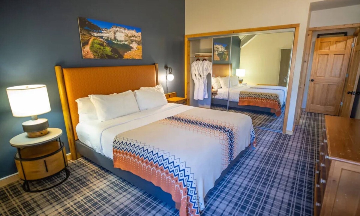 Mammoth Lakes Hotel | Quiet Alpine Escape Near Lakes, Ideal Base for Hiking & Mammoth Ski Trips