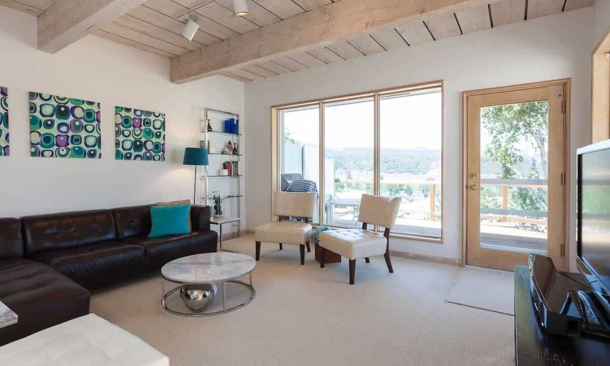 Hood River Condo | Riverdell - Great Views of the Columbia Gorge and White Salmon River