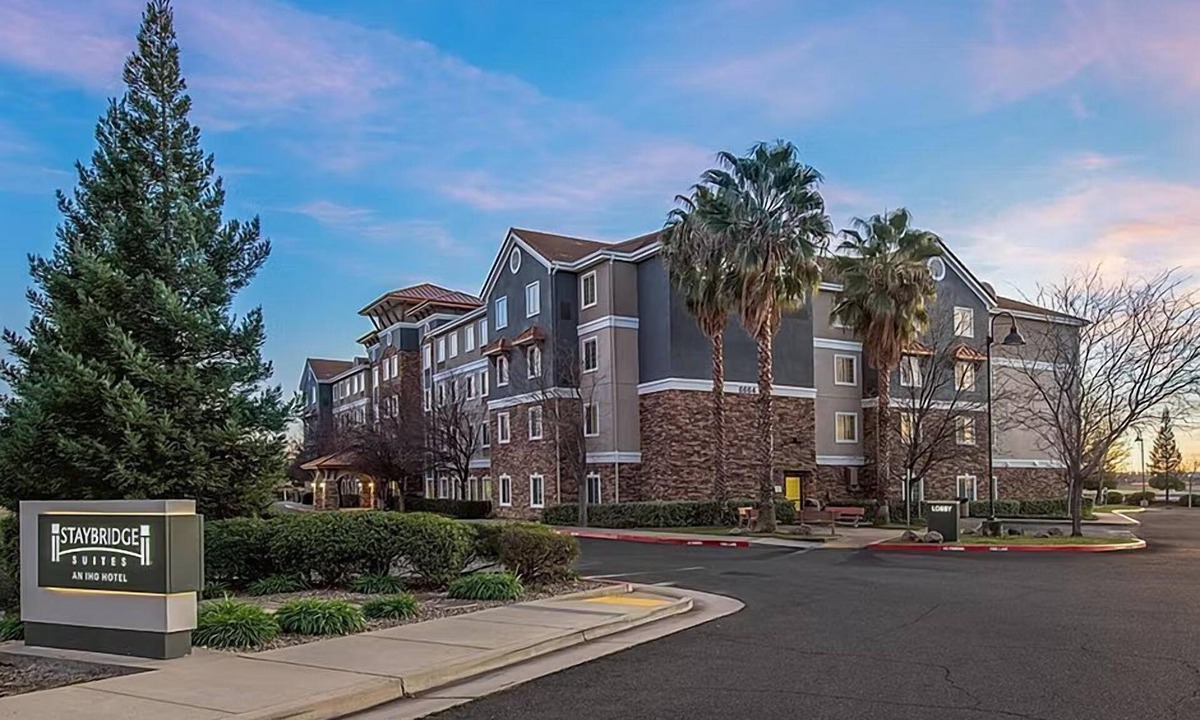 Pleasant Grove Apartment | Rocklin Suite with Kitchen | Free Daily Breakfast