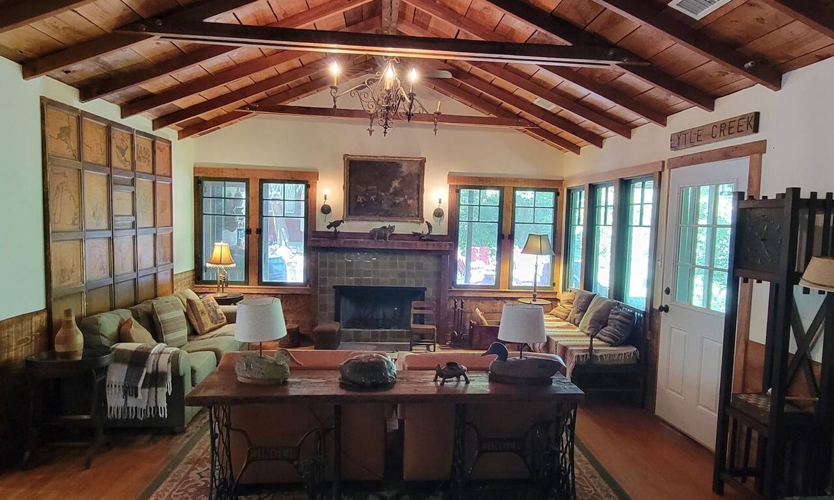 Lytle Creek Cabin | Rustic & Fully Renovated 5-bedroom Mountain Cabin in Lytle Creek.