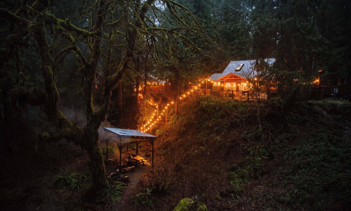 Verlot Cabin | Rusty Bridge River Lodge | Hot Tub & Barrel Sauna