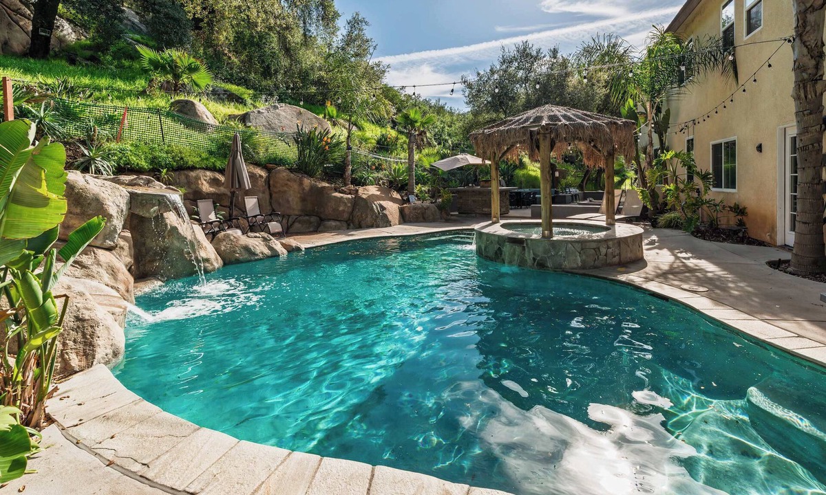 Crest House | San Diego's Secluded Sanctuary (Endless Amenities)