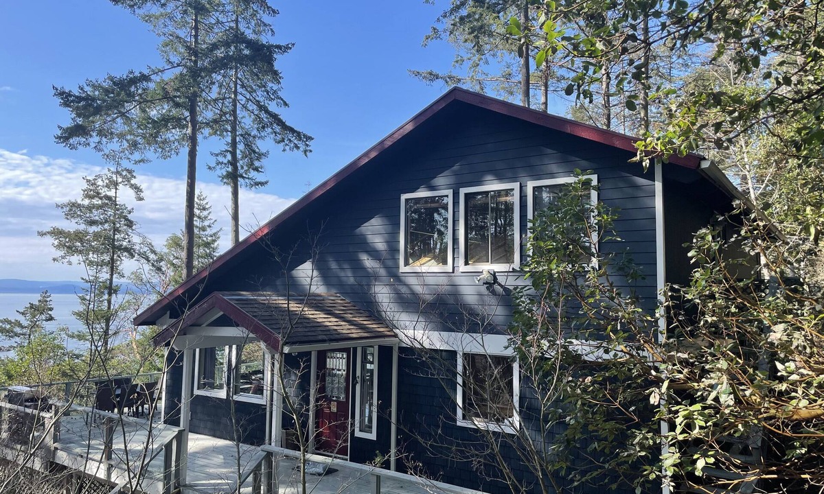 Friday Harbor House | San Juan Island, Three Coves Hideaway #111