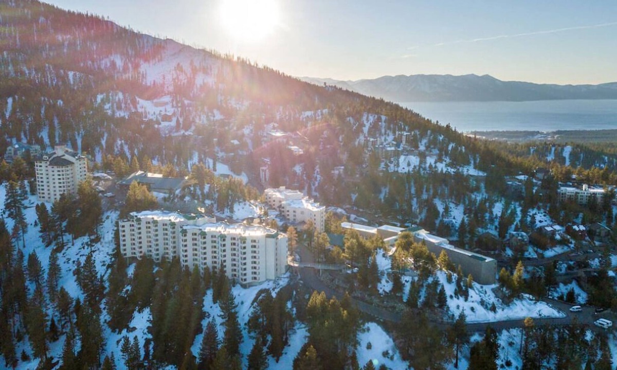 Tahoe Village Apartment | Serene Resort w/15 Hot Tubs Near Heavenly Mountain – Soak in Mountain Views