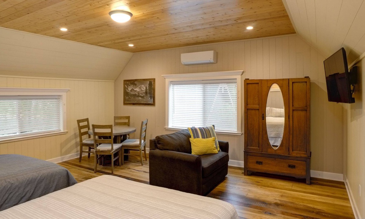 McCloud Hotel | Shasta View Lodge