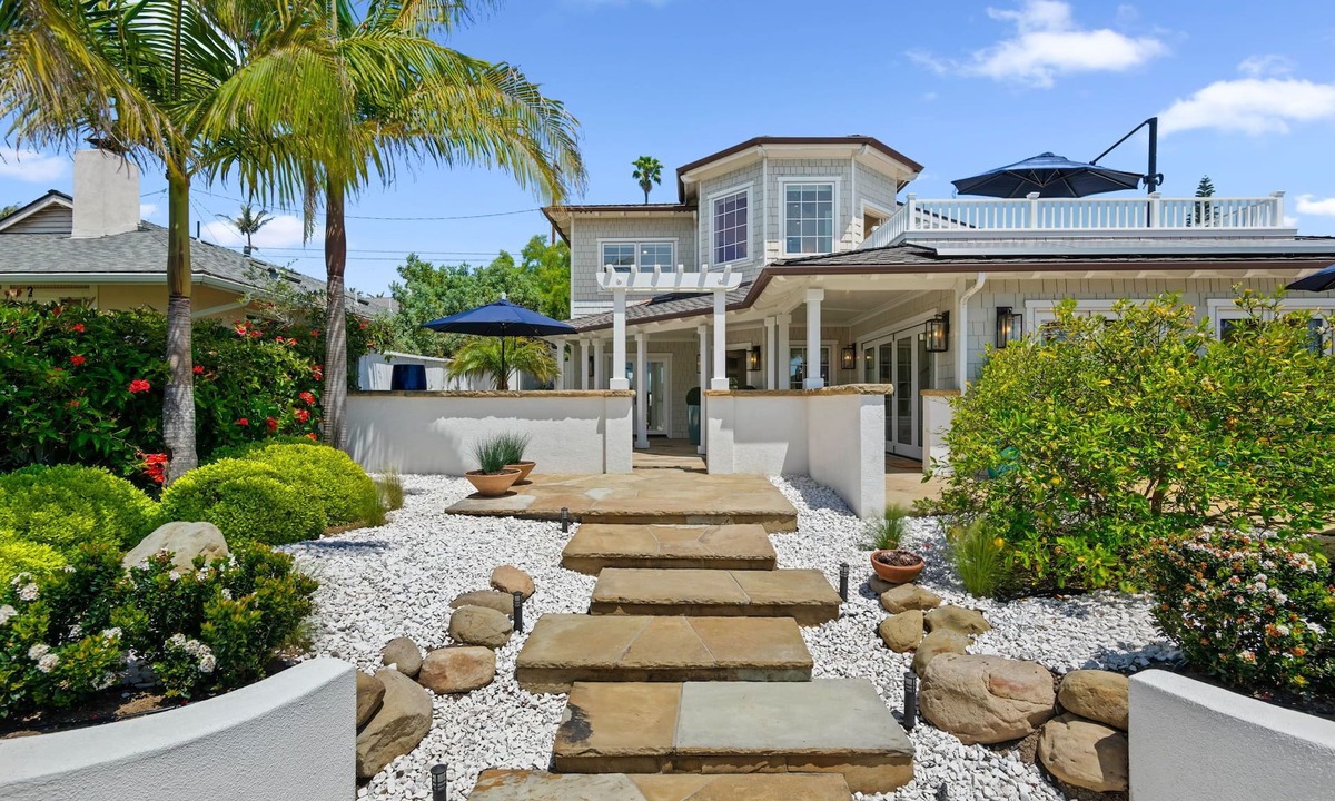 The Mesa House | Shoreline Splendor on the Mesa