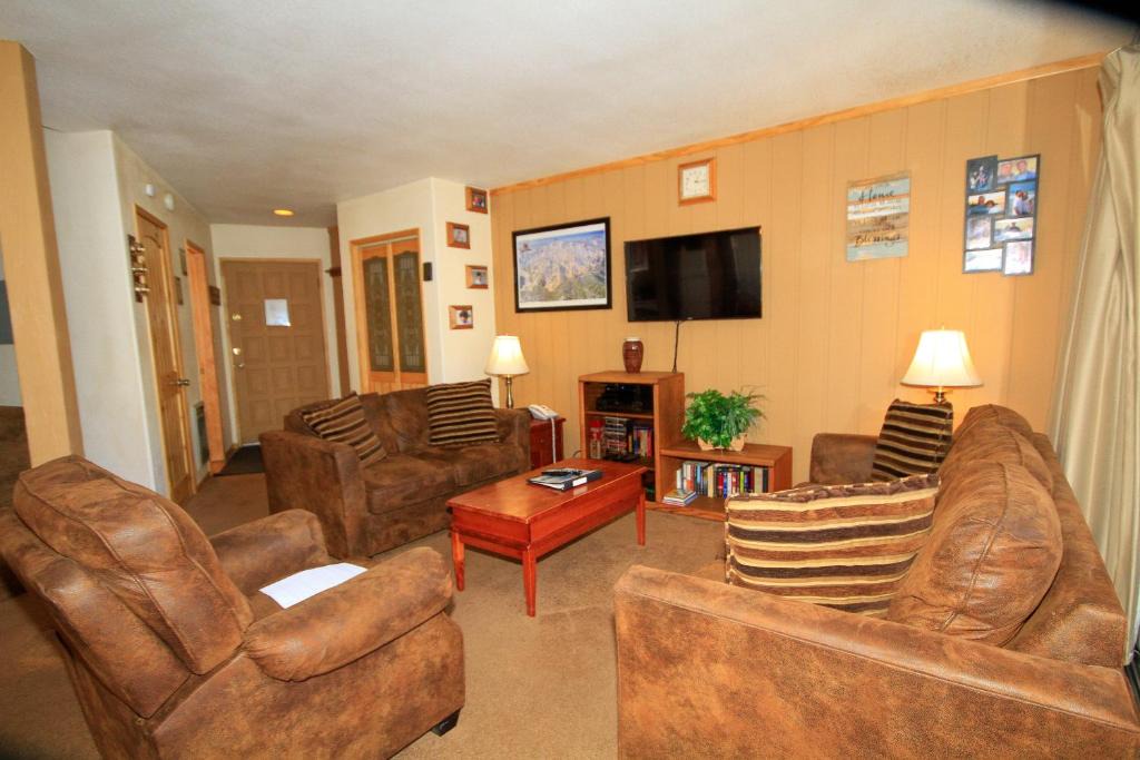 Mammoth Lakes Apartment | Sierra Park Villas 29