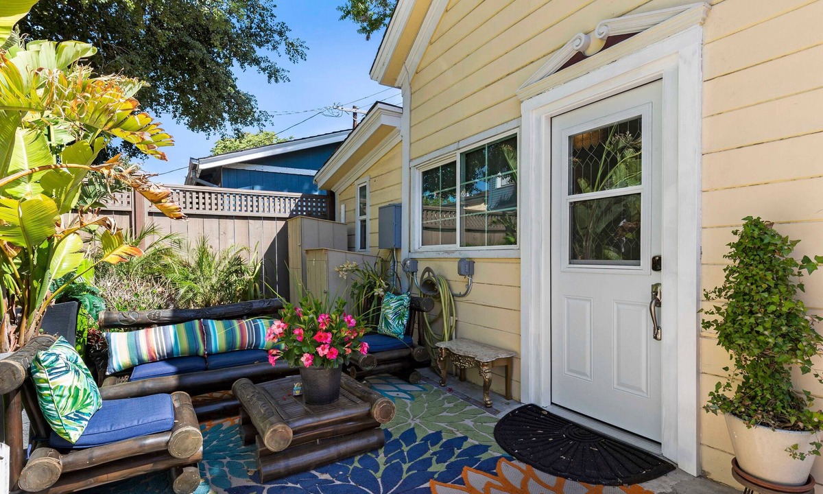 Ryland Cottage | SJ Downtown Private Guess House with Gated Parking Room7