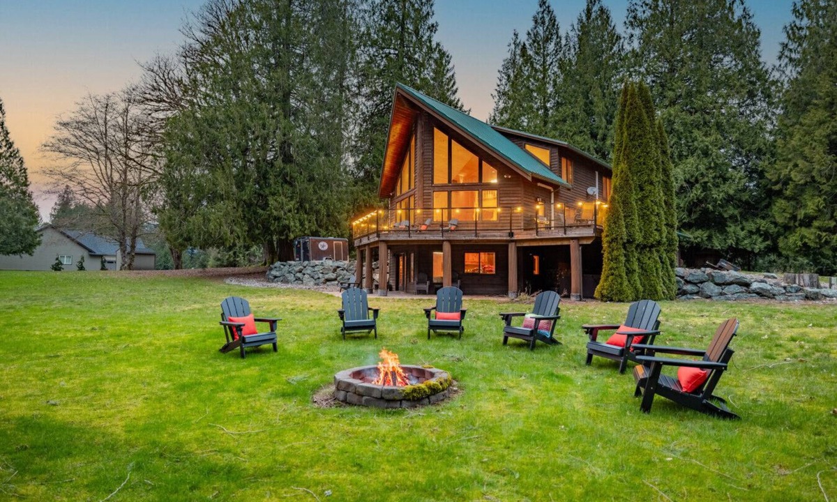 Concrete House | Skagit River Estate-North Cascades