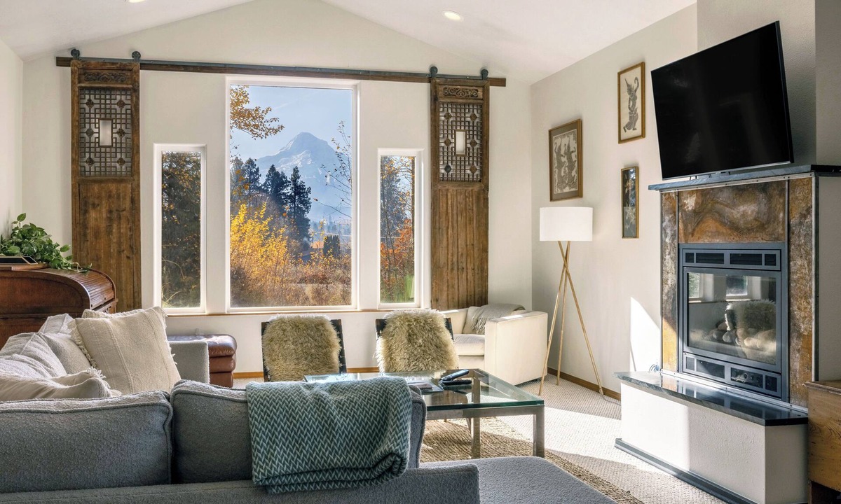 Parkdale House | Slope View - Parkdale Perfection, Views For Miles, Gorgeous!