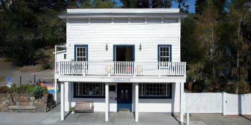 Bolinas Hotel | Smiley's Saloon & Hotel