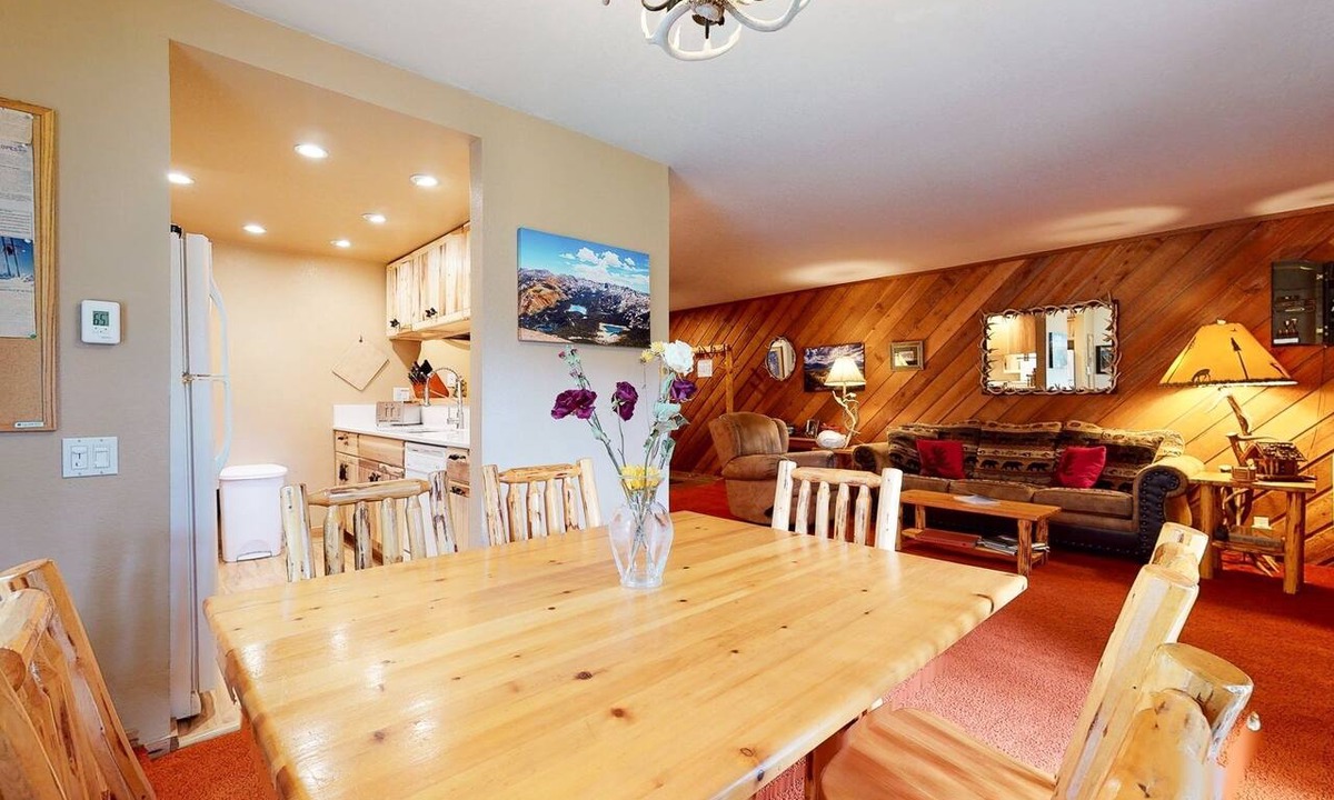 Mammoth Lakes Condo | Snowcreek II #253 1 Bedroom Condo by RedAwning