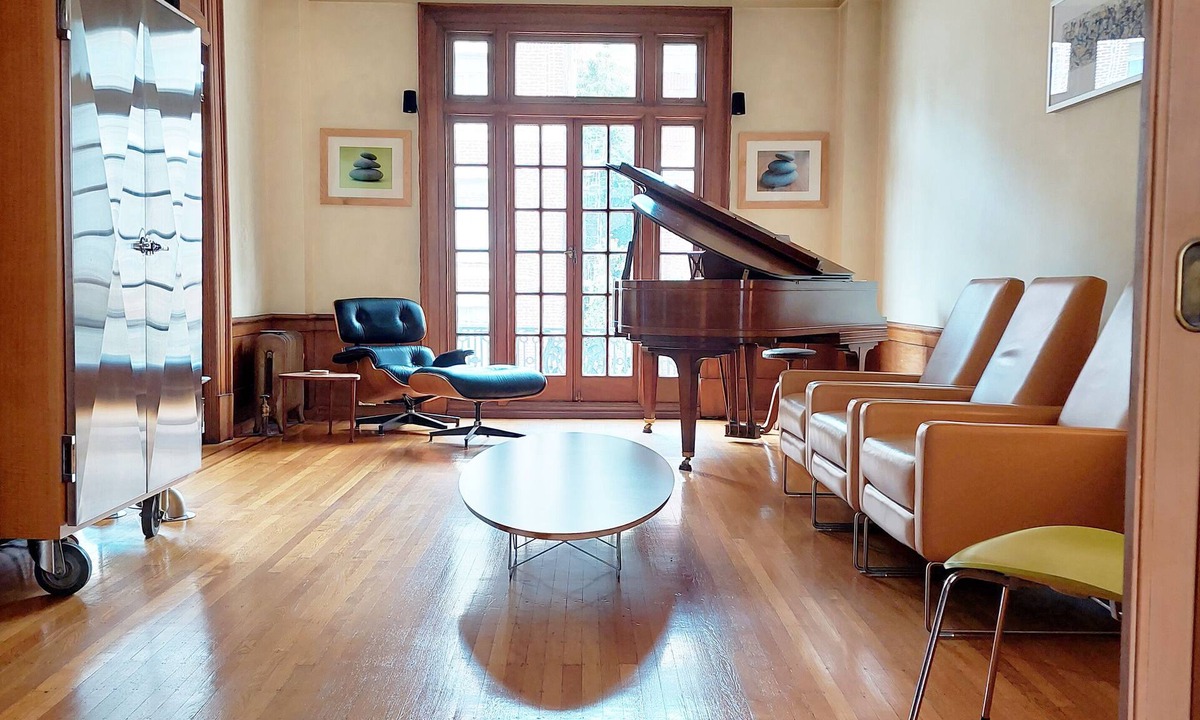 Theater District Apartment | Sophisticated elegant home in center of downtown