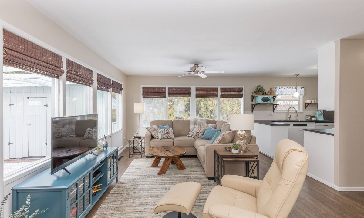 Moran Prairie House | South Hill's The Blue Bungalow l Mid-Century l Private Yard l EV Charger