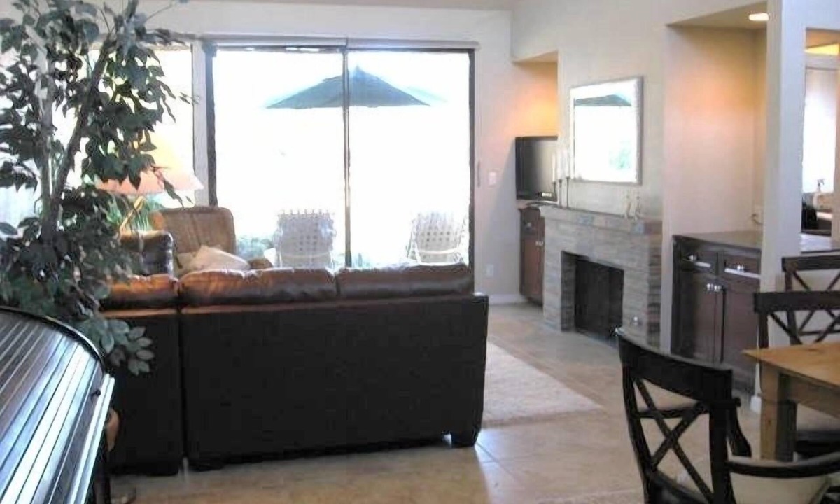 Palm Desert Condo | Southfacing Mtn Views on golf course. $500 off Nov month rent if sign by 7/4/26!