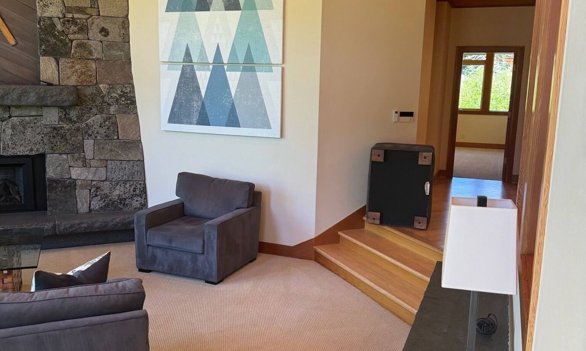 Olympic Valley House | Spacious 5-bedroom house in Olympic Valley with WiFi, game room, hot tub.