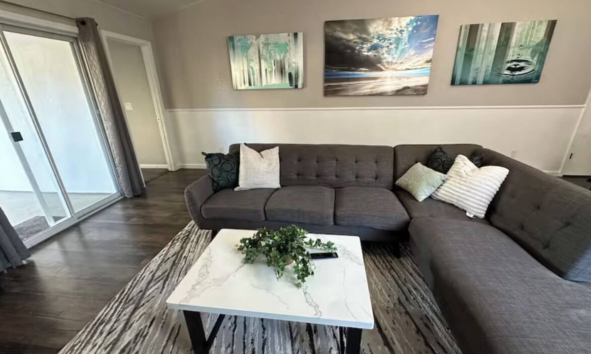 Salida House | Spacious Single Level Home with 2 King Beds Sleeps 8