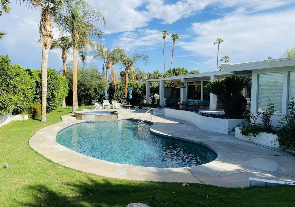 Palm Desert House | Spectacular luxury 3000 square ft house on 1/3 of acre