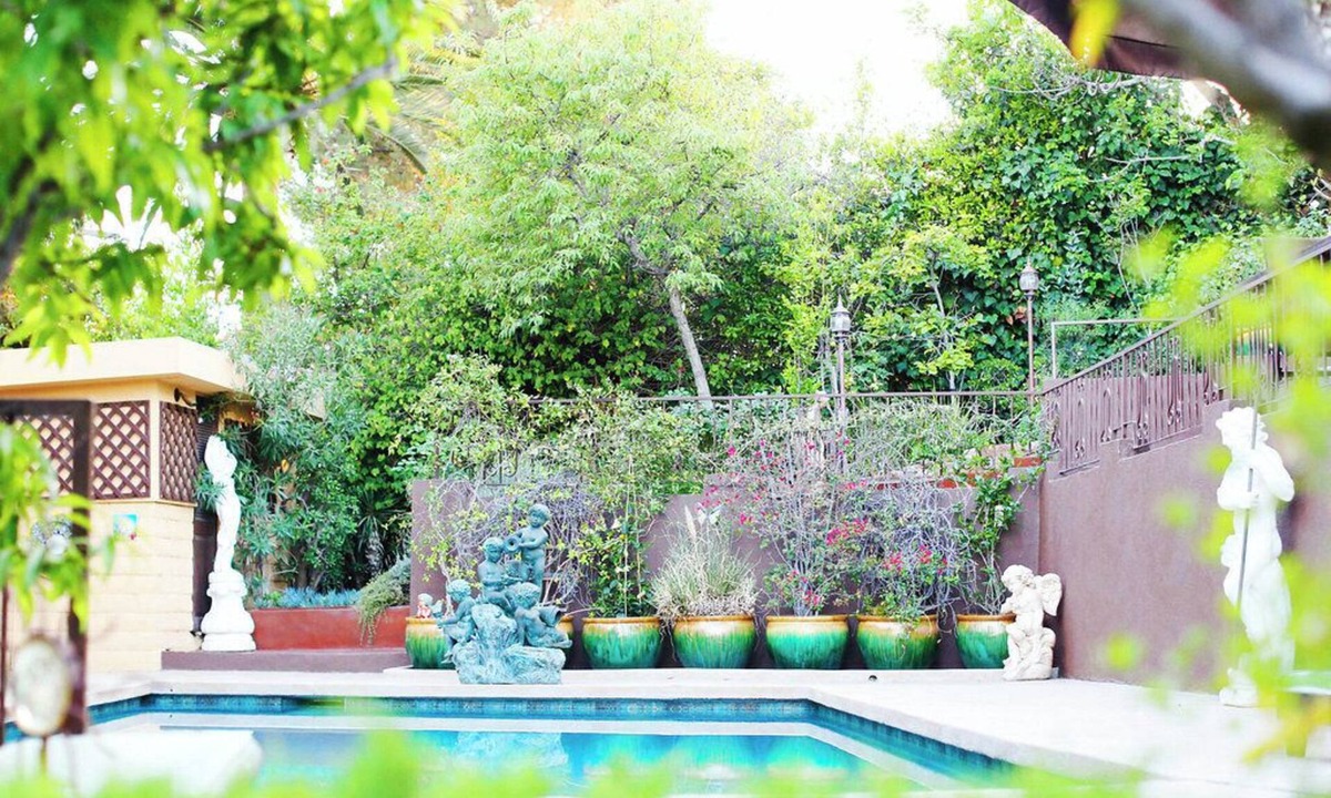Los Feliz Villa | Spectacular views 3-bedroom villa with pool and gardens in walkable Los Feliz