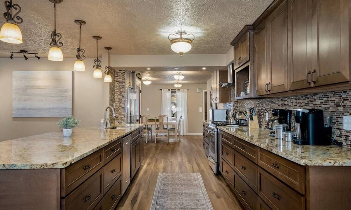 Cliff - Cannon House | Spokane South Hill entertainer’s haven w/theater, wine room & BBQ patio.