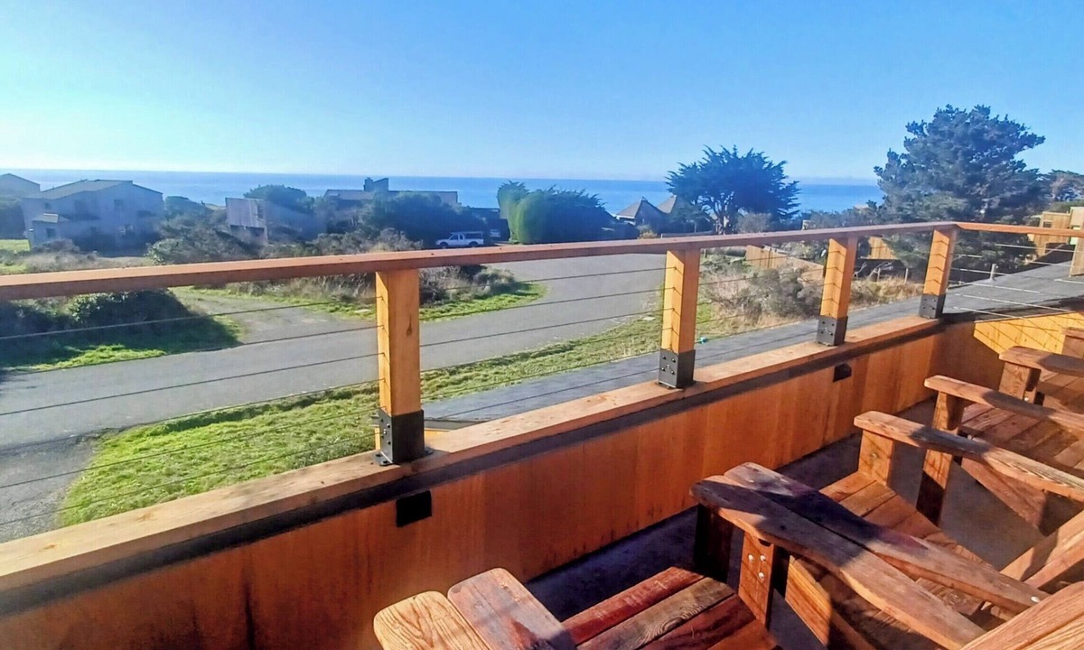 Sea Ranch House | Stunning Skydeck. Hot Tub. Walk to 2 Beaches, Rec Center, Bluff Trail and Lodge.