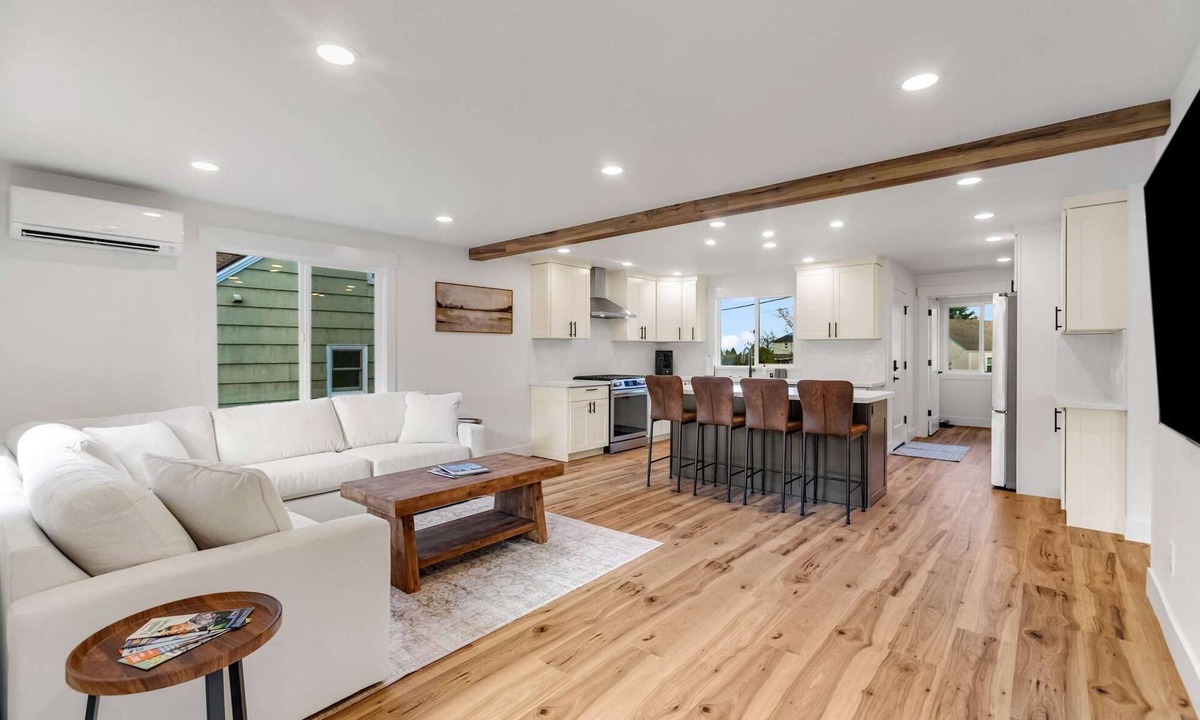 Everett House | Sunny 3BR Retreat Near Everett Waterfront
