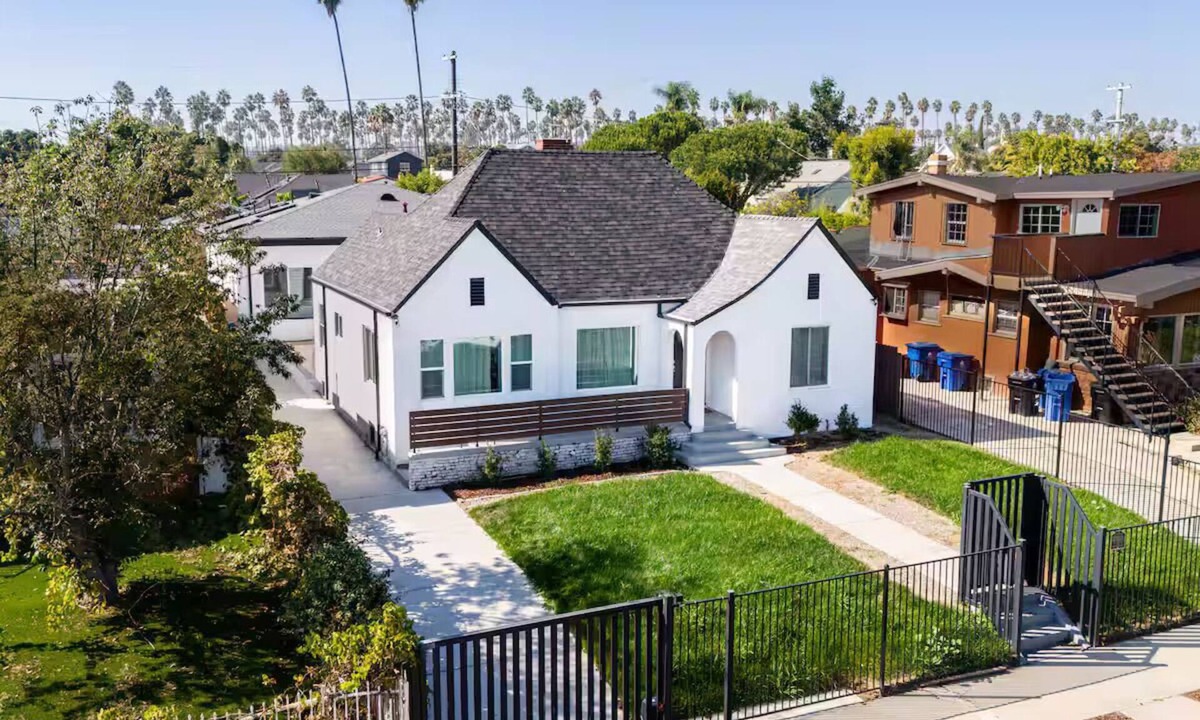 Park Mesa Heights House | Sunny Entire Los Angeles Home to Call Your Own!