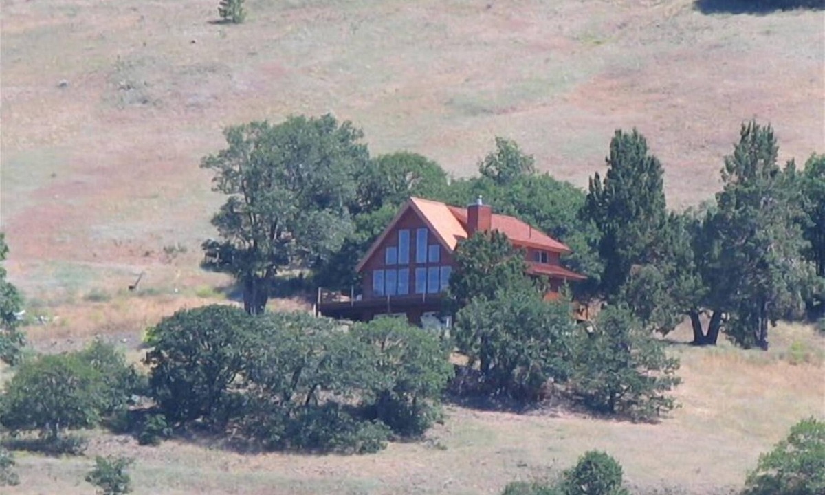 Ashland Ski Chalet | Sunset Chalet - 2300 sq.ft. Multi-Seasonal retreat only15 minutes from Ashland !