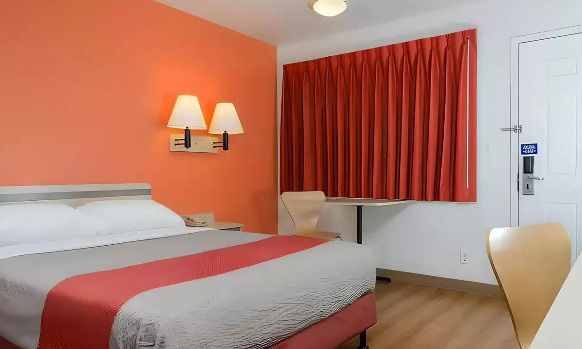 Turlock Hotel | Super 8 by Wyndham Turlock