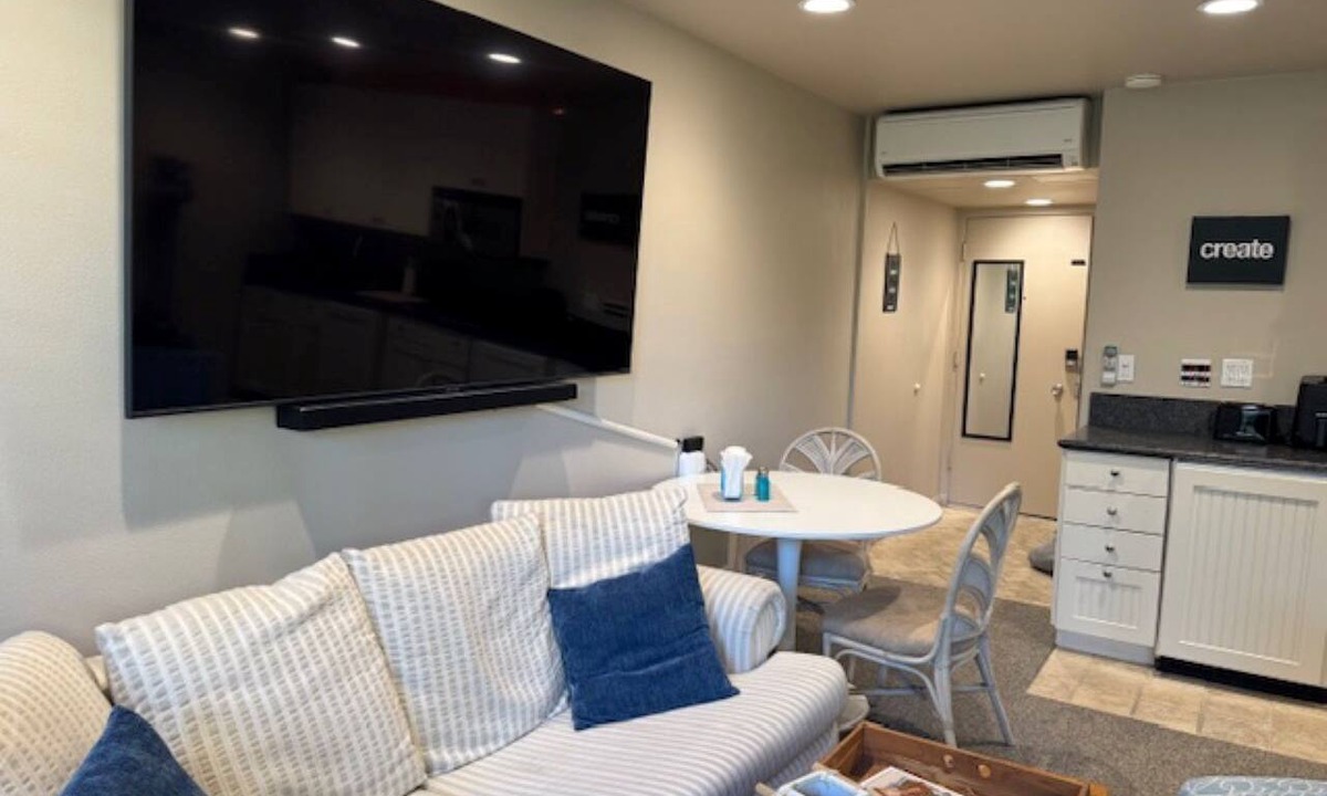 Palm Desert Apartment | Super Cute Studio in ideal South Palm Desert location