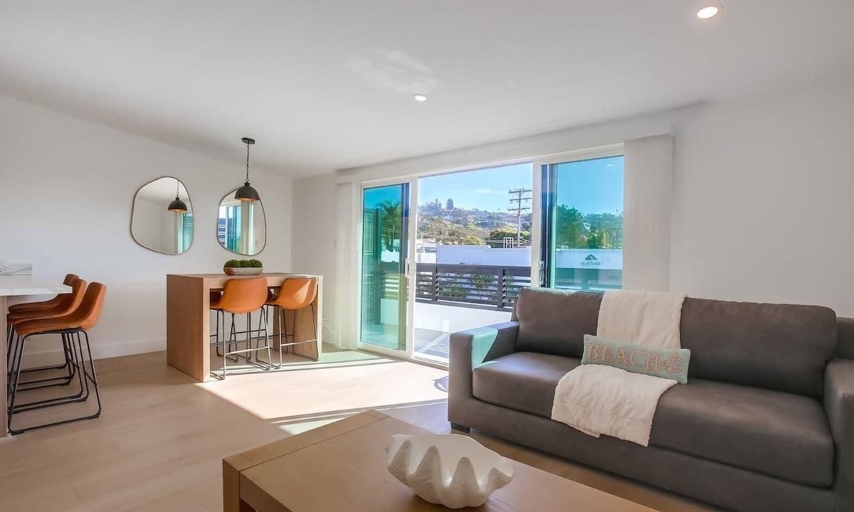 Country Club Apartment | Surf Spot 1 - walk to beach