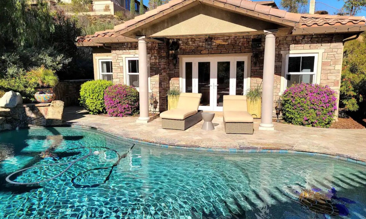 Simi Valley House | t Adorable- Entire Guest House: Pool, Hot Tub, Beautiful Fountain & Huge Patio!