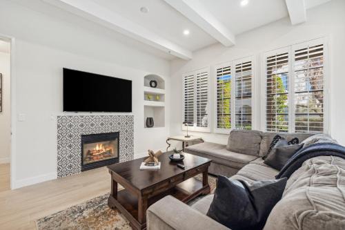 La Quinta Apartment | T21 Newly Renovated Lux Villa with Fountain View