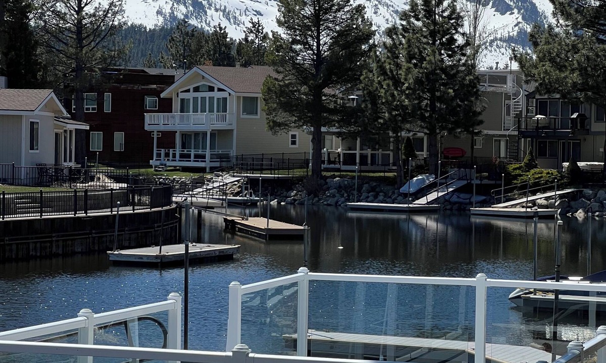 Tahoe Keys House | Tahoe Keys Chalet - Summer Boat Slip Winter Holiday