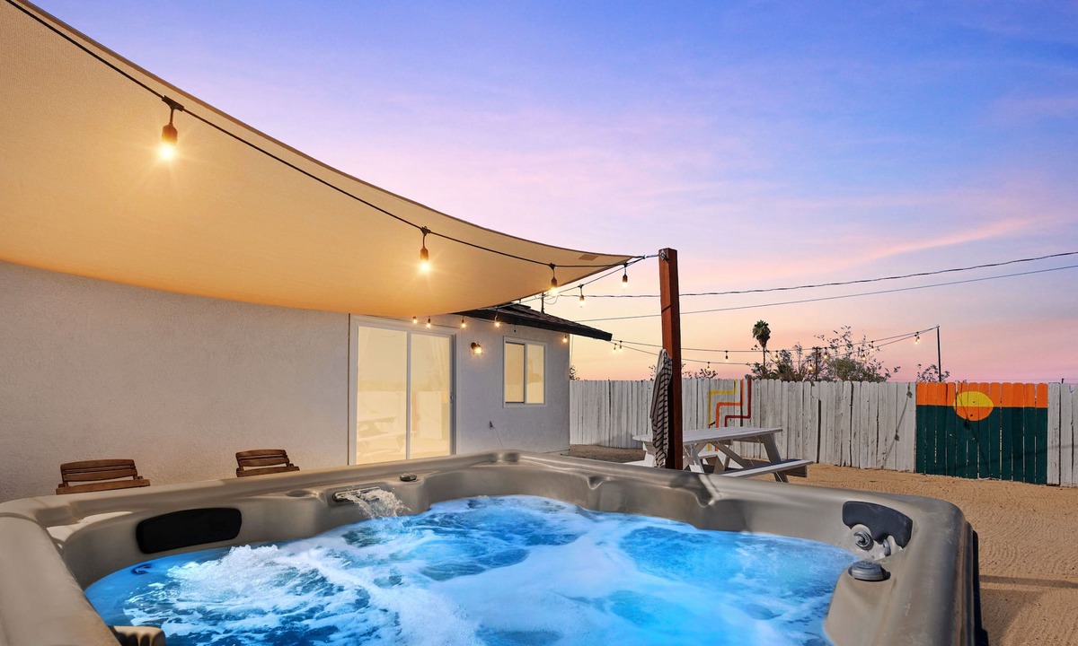 Twentynine Palms House | The Green Palm 1 Bed · Pool, Hot Tub, PetFriendly