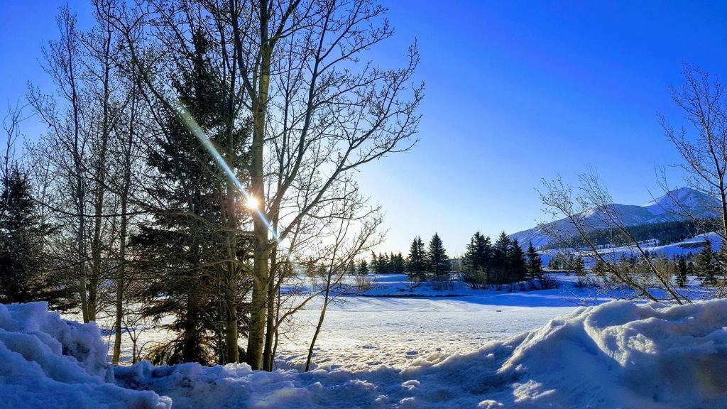 Mammoth Lakes House | The Lodges by 8th Hole Year-Round Fun