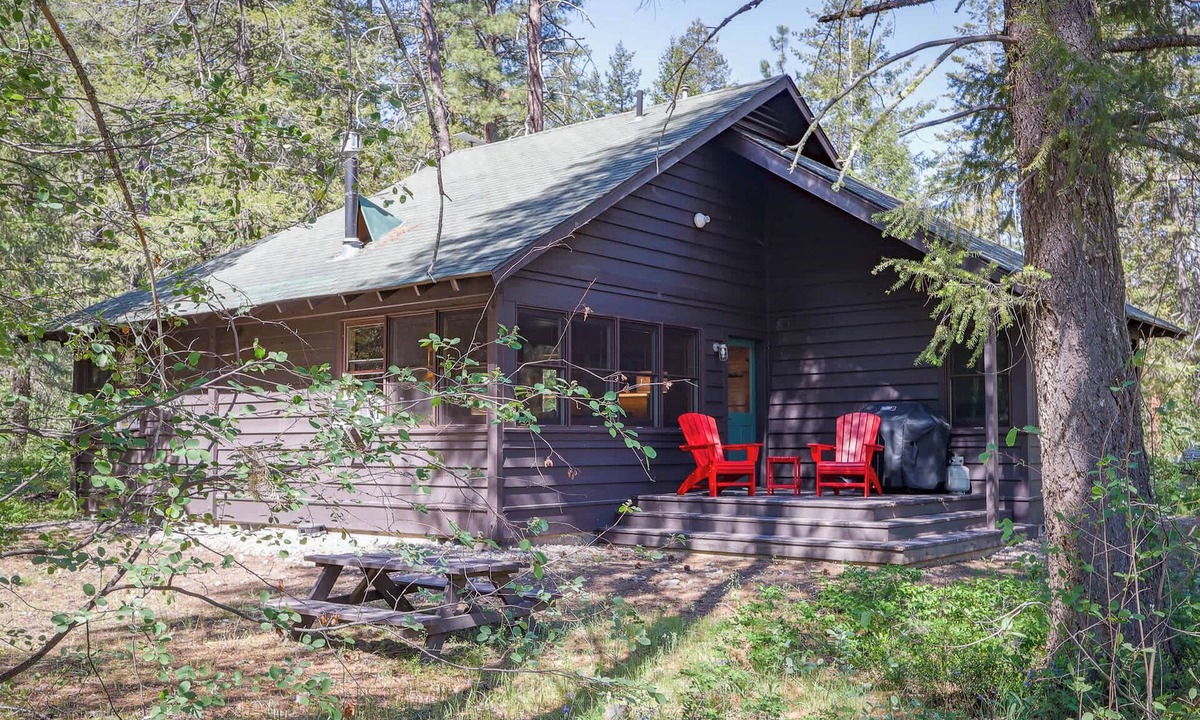 Mazama Cabin | Trailside Retreat - 2 BR Cabin at Wilson Ranch