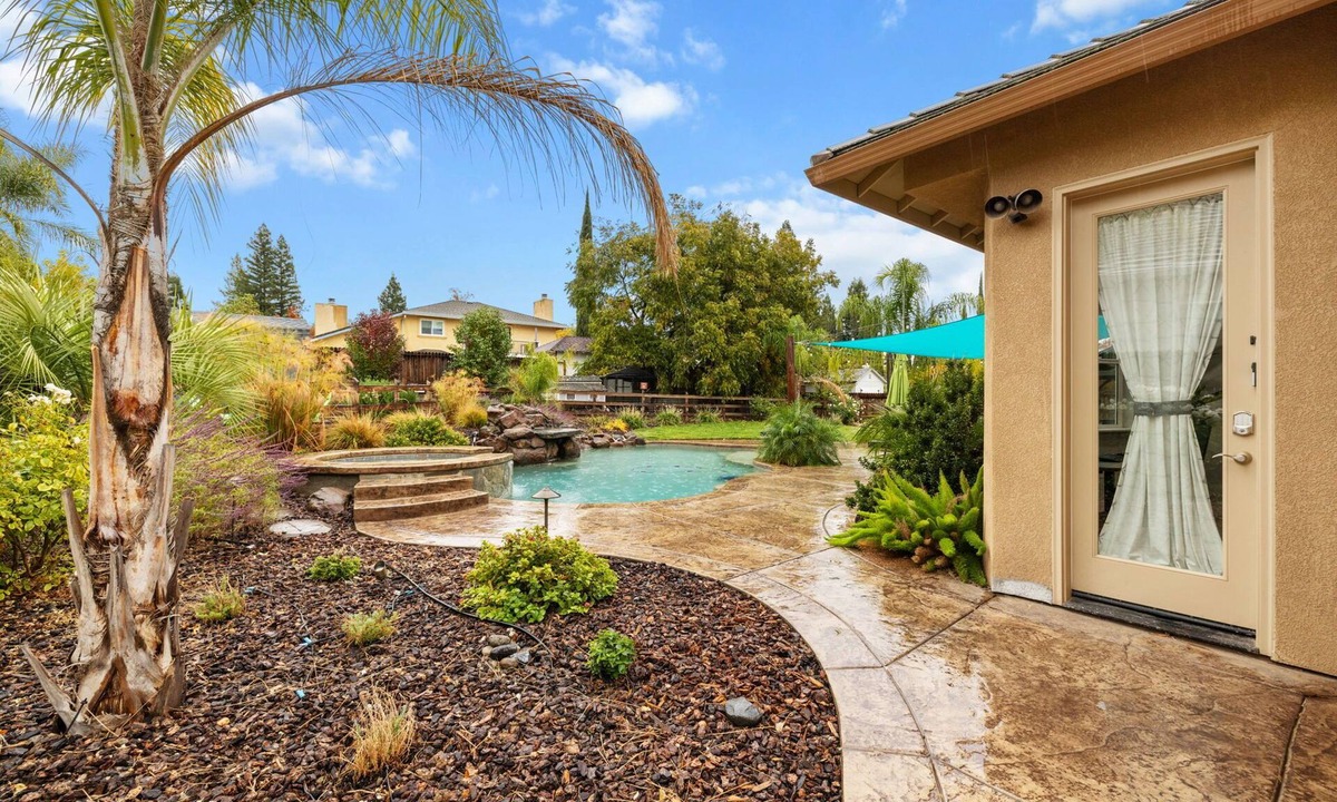 Orangevale Apartment | Tranquil Retreat: Pool, Spa, Firepit, Peloton, WFH