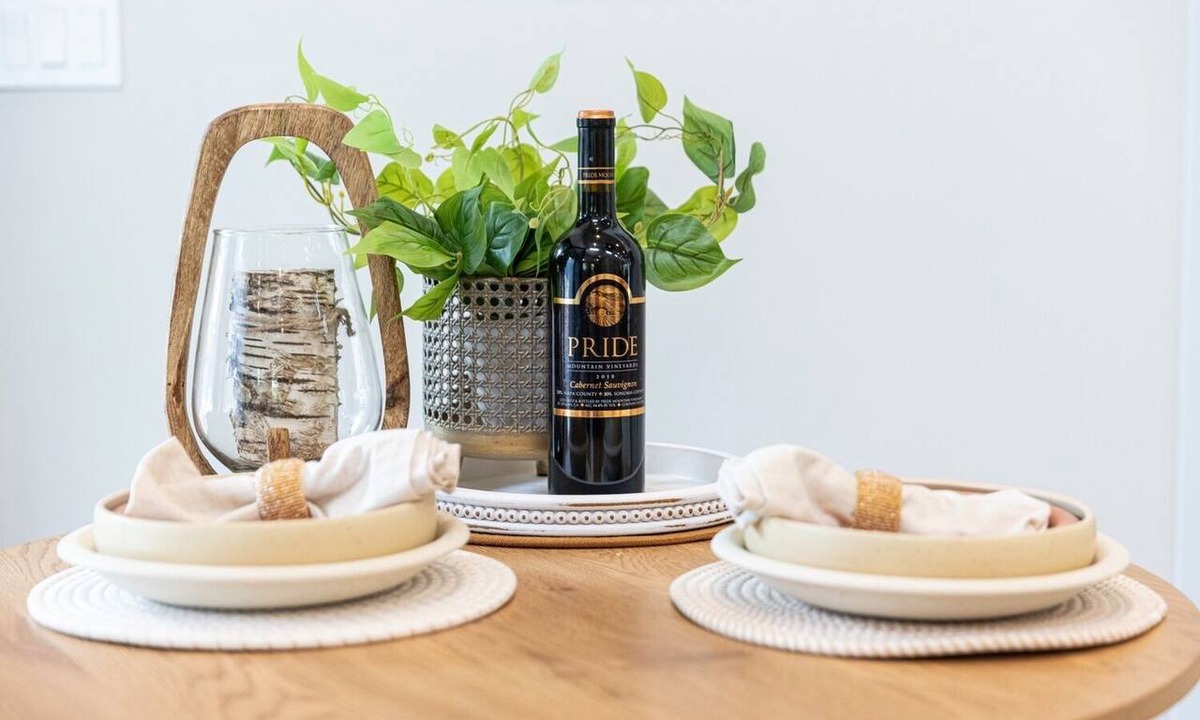 Napa House | Uncork & Unwind · Luxe Executive Stays · Downtown Napa