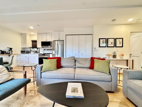Placerville Apartment | Unique Container, Home 20 Acres, Modern Stay