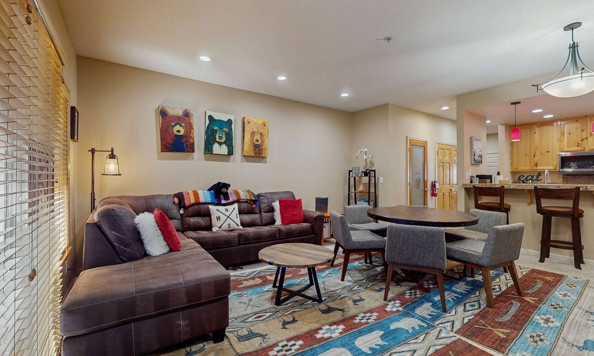 Olympic Valley Condo | Updated condo near ski resort with heated pool, hot tub, fireplace, balcony, W&D