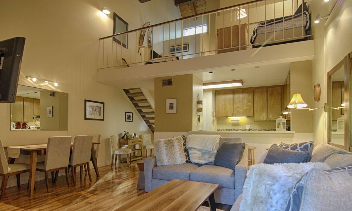 Carnelian Woods Condo | Updated Condo with Forest Views