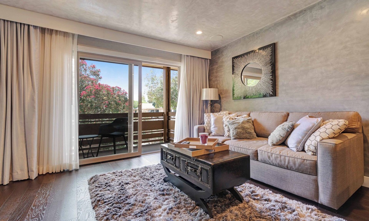 Point Loma Heights Condo | Upscale Condo with Heated Year-round Swimming Pool and Resort Amenities