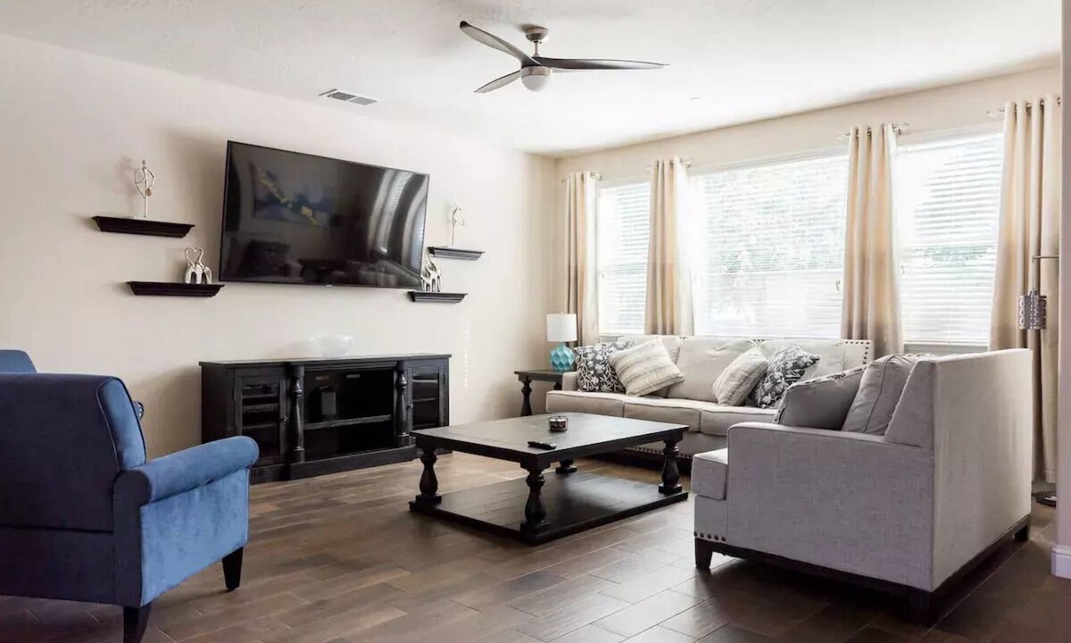 Clovis House | Upscale Modern Home★ King Bed★ Garage Parking★ Sanitized★ Long Stays