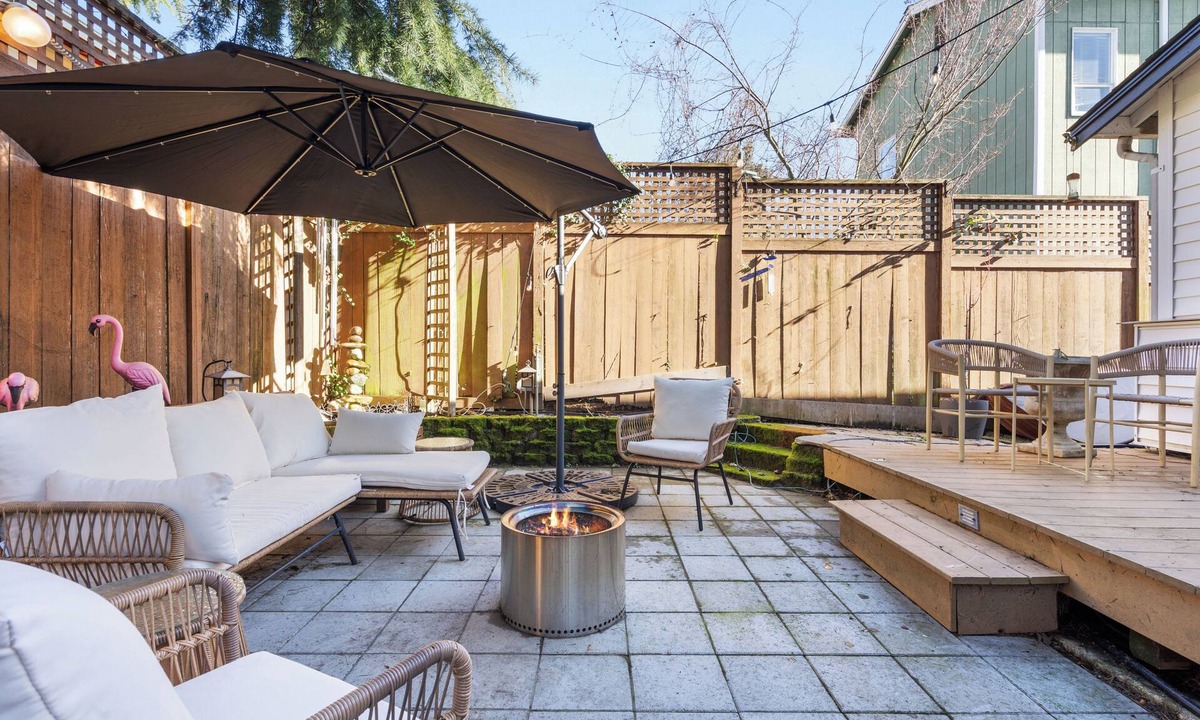 Central District House | Urban Oasis with Cedar Hot Tub