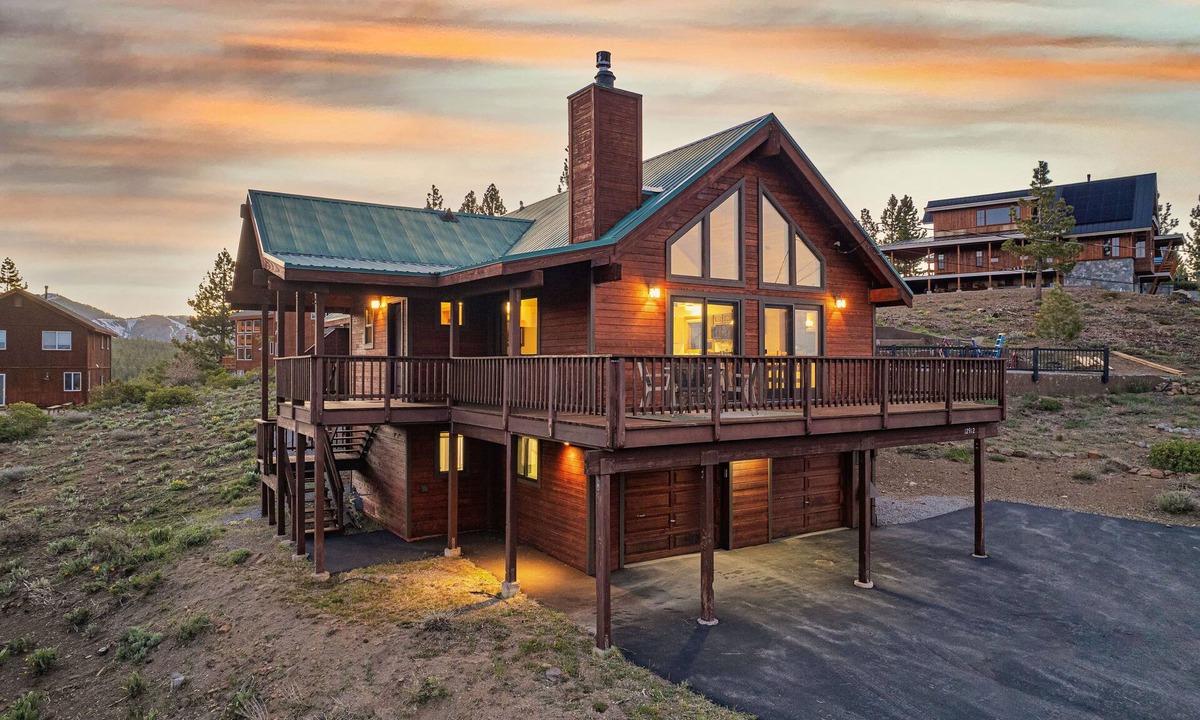 Truckee House | Viewpoint at Tahoe Donner by Tahoe Getaways - Pet-Friendly 3BR Ski Lease